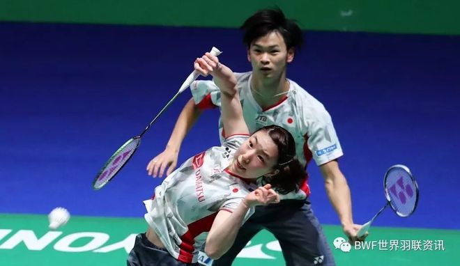 中国队完胜马来西亚队，黄鸭组合统治全场