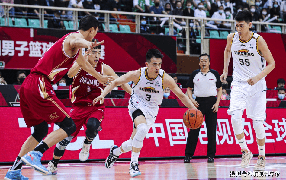 辽宁队碾压步行者,范弗利特高光表现 辽宁队碾压步行者,范弗利特高光表现