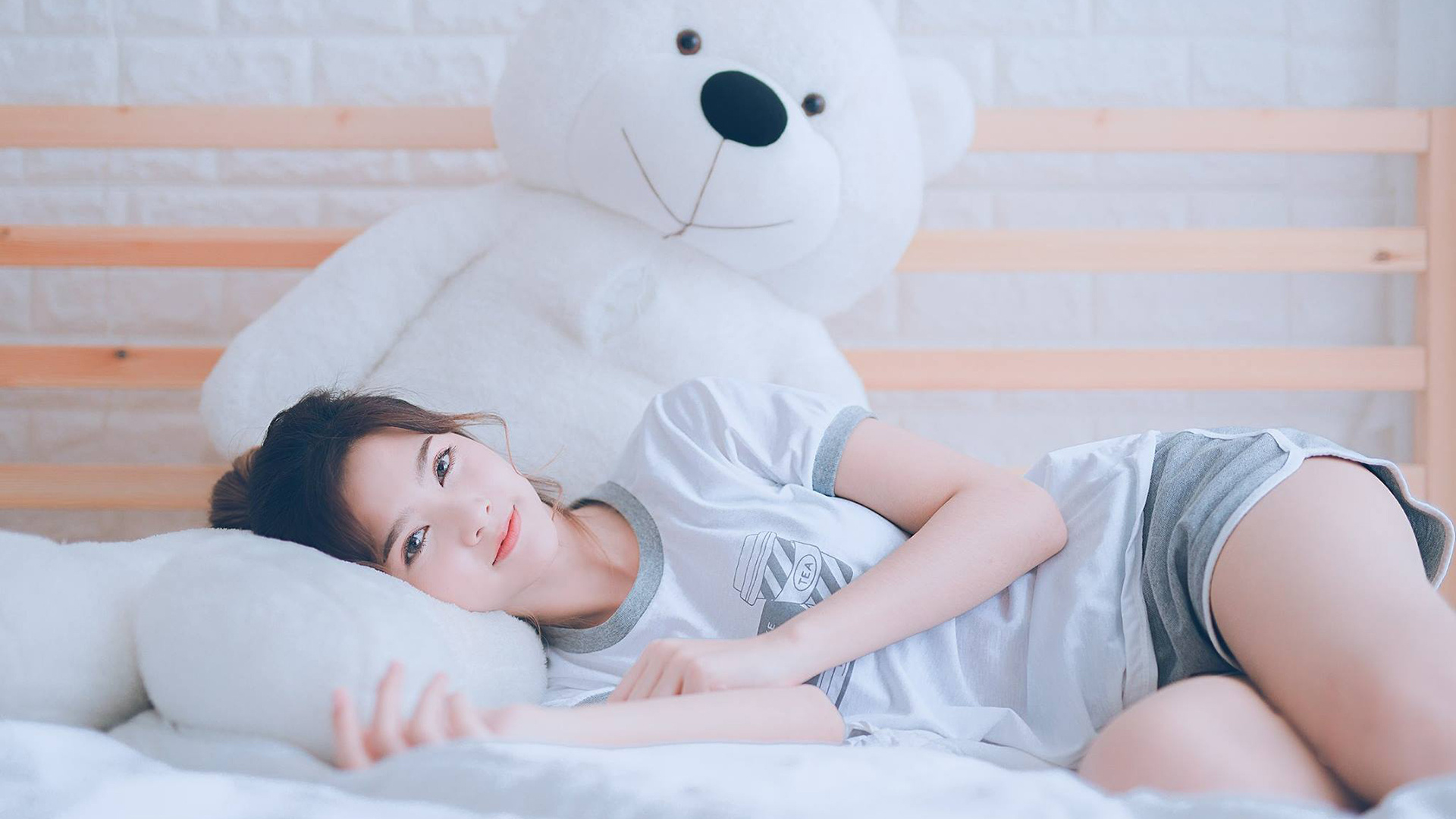 险胜与碾压,东南亚德比的汗水和欧洲女王的纪录之夜