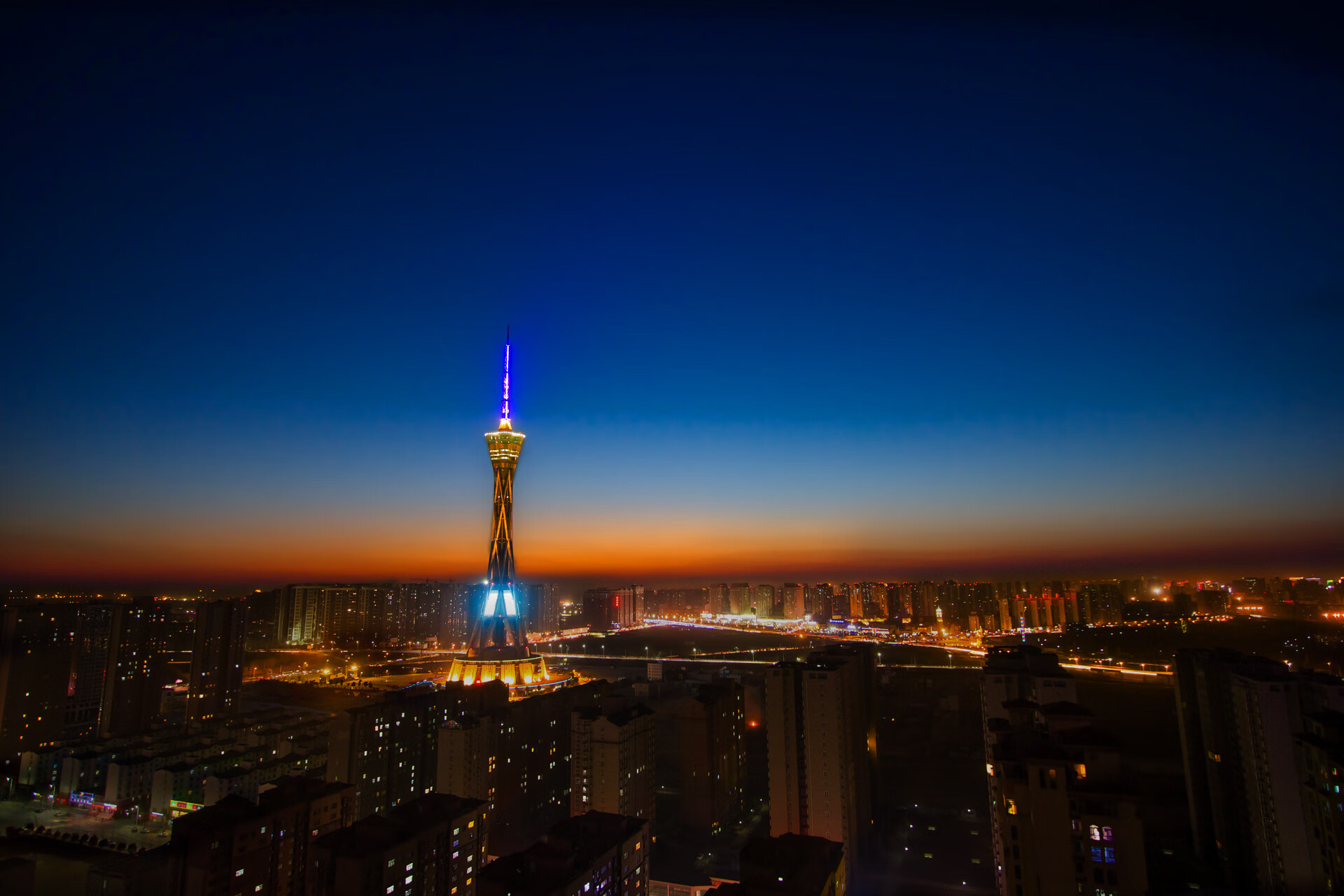 跨洋争霸，上海男篮神奇逆袭森林狼，爱德华兹44分绝杀封神