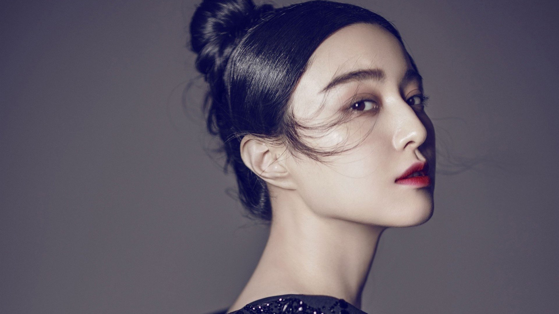 夜战东方明珠，詹姆斯压哨封神，上海队险胜篮网